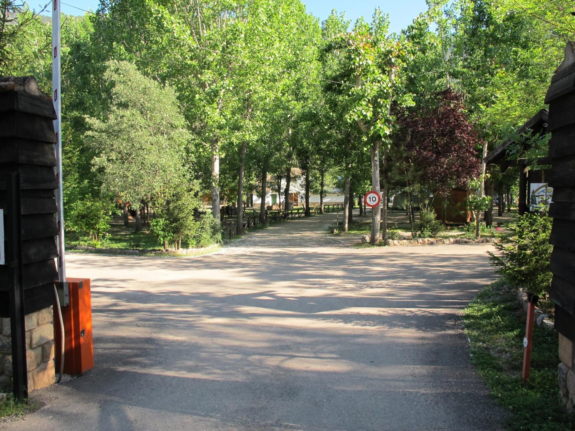 Camping Rural Llanos De Arance Coto Ríos Zewnętrze zdjęcie